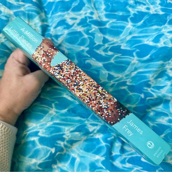 A Million Little Pieces Paperback by James Frey Oprah's Book Club Paperback - Picture 3 of 3